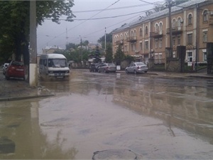 В Киеве - настоящий потоп. 
Фото mudzhyri.livejournal.com

