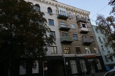 Ющенко подтвердил что сдает квартиру, но по цене гараздо ниже, чем заявляют журналисты.
Фото www.segodnya.ua
