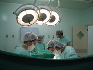Скоро киевские медики будут получать более приемлемые зарплаты. Фото с сайта sxc.hu.