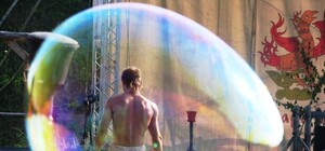 Праздник воды в Киевской Руси: как киевляне дружно обливались водой, пускали огромные мыльные пузыри и играли в средневековый квест