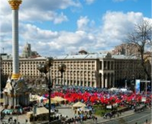 В ближайшее время Киеву придется совмещать в себе две столицы. Фото Максима Люкова. 