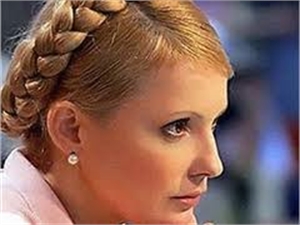 Тимошенко уже привезли на заседание. Фото с сайта политика.