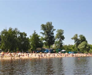 Сегодня на пляж Киева будет прохладно. Фото с сайта pleso.com.ua.