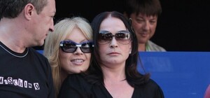 Фотофакт: на Crimea Music Fest Повалий схватила Ротару за грудь