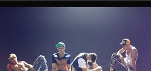 Как эпатажные Kazaky разочаровали киевлян – опоздание на 2,5 часа и 800 гривен за 25 минут танцев