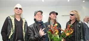 Scorpions в Донецке: фанатам запретили приближаться к рокерам