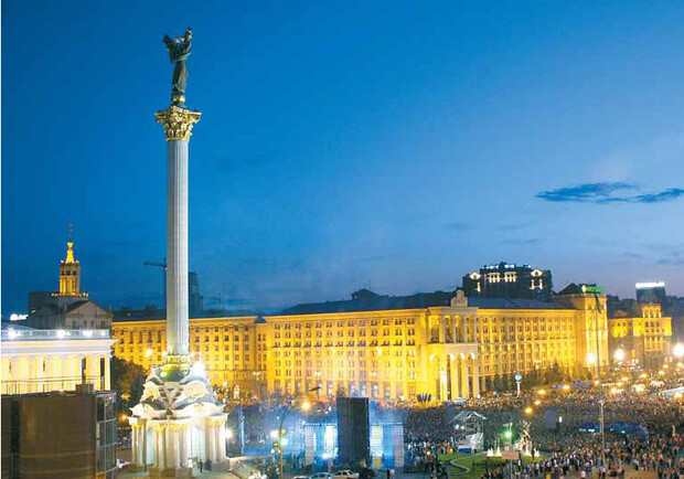 Перевести название главной площади Киева москвичам не под силу. Фото с сайта "Украина-2012"