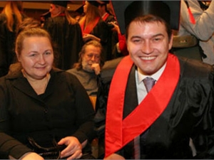 Светлана Ковальчук и ее сын Андрей. Фото blik.ua