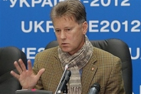 Буряк считает, что волноваться Блохину не из за чего. Фото: ИЦ "Украина-2012"