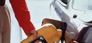 АМКУ: Бензин должен подешеветь на одну гривну