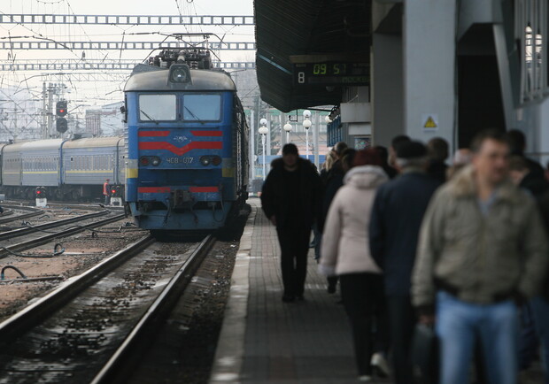 Железнодорожные билеты тем, кто собирается покидать столицу на Новый год, нужно покупать уже сейчас. Фото Максима Люкова