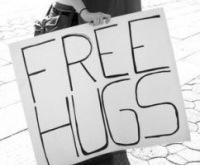 Одесситы будут знакомиться и дарить улыбки, обнимая прохожих