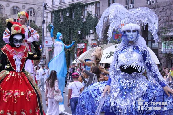 Такой карнавал на Крещатике устроили на минувший День независимости. Фото Игоря Кулика