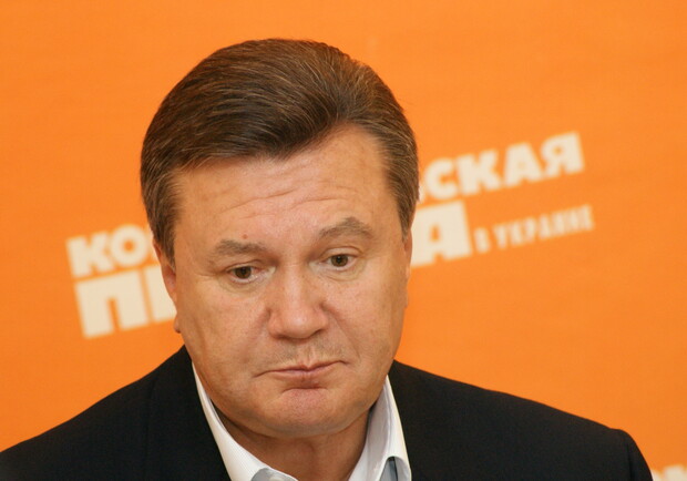 Виктор Янукович приветствовал участников жеребьевки на английском. Фото Артема Пастуха