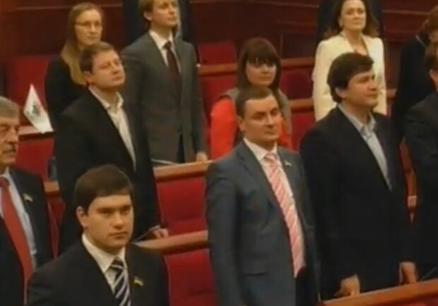 Во время закрытия сессии Киевсовета "заело" запись гимна Украины. Скриншот с видео