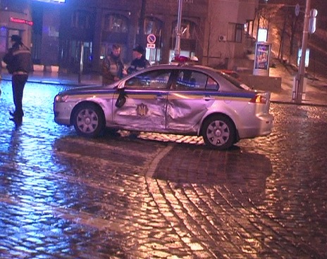 Так выглядит машина пострадавшего инспектора ГАИ после аварии. Фото magnolia-tv.com