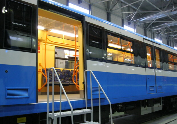 К 2015 году киевский метрополитен получит новенькие вагоны. Фото автора