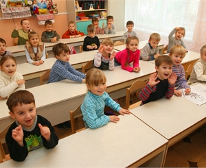 Детям Куреневского микрорайона станет попросторнее в садиках и школах. Фото Максима Люкова