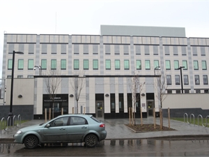 Из старого в новое здание посольство будет переезжать всю следующую неделю. Фото "Комсомольской правды" в Украине"