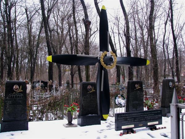 Киевлян, которые имеют особые заслуги перед столицей, будут хоронить на Байковом кладбище. Фото Зинаиды Рошу