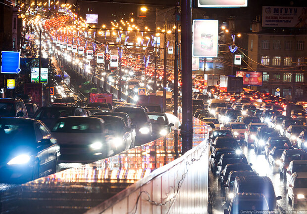 Новость - Транспорт и инфраструктура - Свидания отменяются: в Киеве рекордные пробки - 10 баллов и 15 километров