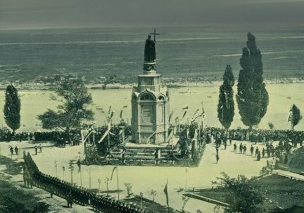 Памятник святого Владимира готов к отплытию в Америку. Фото с сайта antonsky.livejournal.com