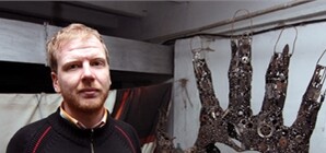 В центре Одессы установят двухметровую руку Стива Джобса