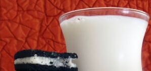 В Донецке Бубка продает молоко школам по 11 гривен. Цена на рынке - 7 гривен