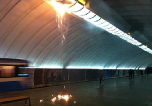 В последнее время ЧП в киевском метро случаются регулярно. Фото с сайта obozrevatel.com