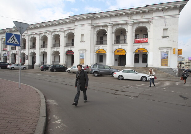 Возможно, что зданию понадобится помощь самого Президента. Фото Максима Люкова