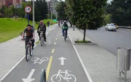 Киевляне массово мечтают о человеческих велодорожках в городе. Фото с сайта КГГА