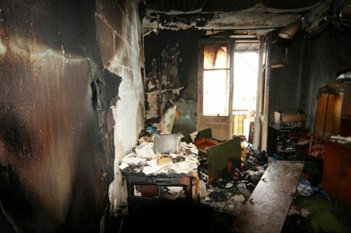 Квартира сгорела полностью. Фото пресс-службы МЧС