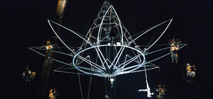 Жуткая давка и шальные звонари: французская весна пришла в Киев