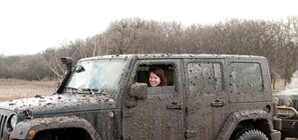 Фотофакт: Как внедорожники устроили себе грязевые ванны