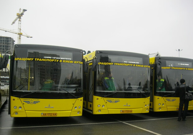 40 новых автобусов и 20 троллейбусов вышли сегодня на маршруты. Фото автора