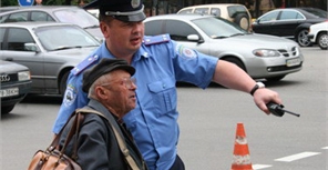 Милиционеры обещают быть предельно внимательными после событий в Днепропетровске. Фото: ГУ МВД.
