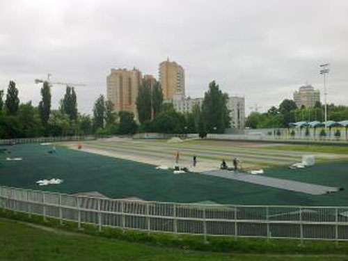 Вчера на стадионе начали демонтаж беговых дорожек. Фото с сайта kiev.pravda.com.ua