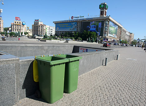 Так выглядят новые урны на Майдане. Фото с сайта kyiv.comments.ua