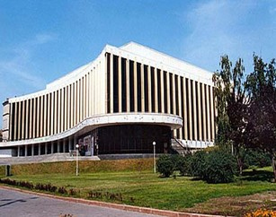 Справочник - Концертные залы - Национальный дворец "Украина"