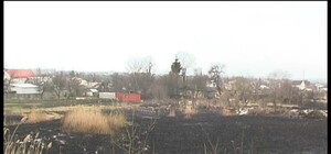 Под Харьковом сильно обгорел дедушка, когда пытался потушить пожар