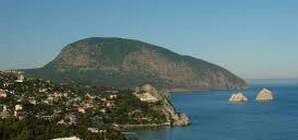 Грот Шаляпина, скалы-близнецы и Красный камень: главные достопримечательности Гурзуфа