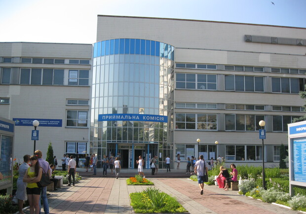 Абитуриенты считают Национальный авиационный университет одним из лучших в Украине. Фото автора