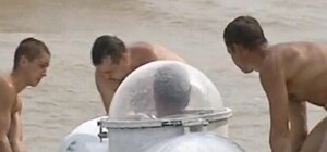 Одессит собрал подводную лодку и рассекает на ней по морю