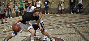 В Киеве состоится турнир по уличному баскетболу Red Bull King of the Rock