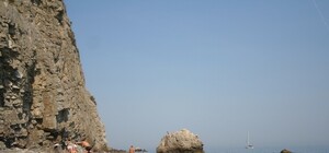 В поселке Никита в Крыму проход к пляжу перегородили забором 