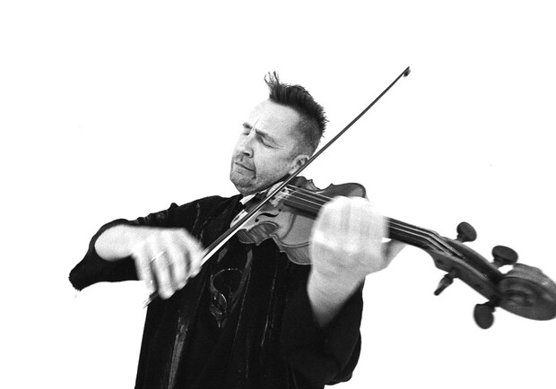 Откроет фестиваль скрипач-виртуоз, один из ведущих мировых исполнителей своего поколения Найджел Кеннеди. Фото: ninalarge.com