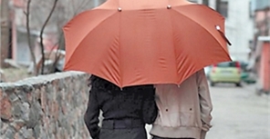 Киевлянам вновь надо запасаться зонтиками. Фото с сайта obozrevatel.com
