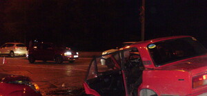 Тройное ДТП на Киевском проспекте: ВАЗ безжалостно футболял 