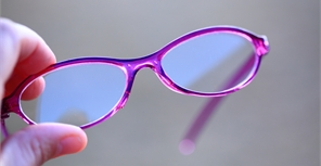Чтобы ваш ребенок не носил очки, проверяйте ему зрение вовремя! Фото с сайта sxc.hu