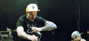 Джаз Коктебель 2012: Tiger Lilies играли бутылкой коньяка на контрабасе, а Ляпис Трубецкой отрастил усы